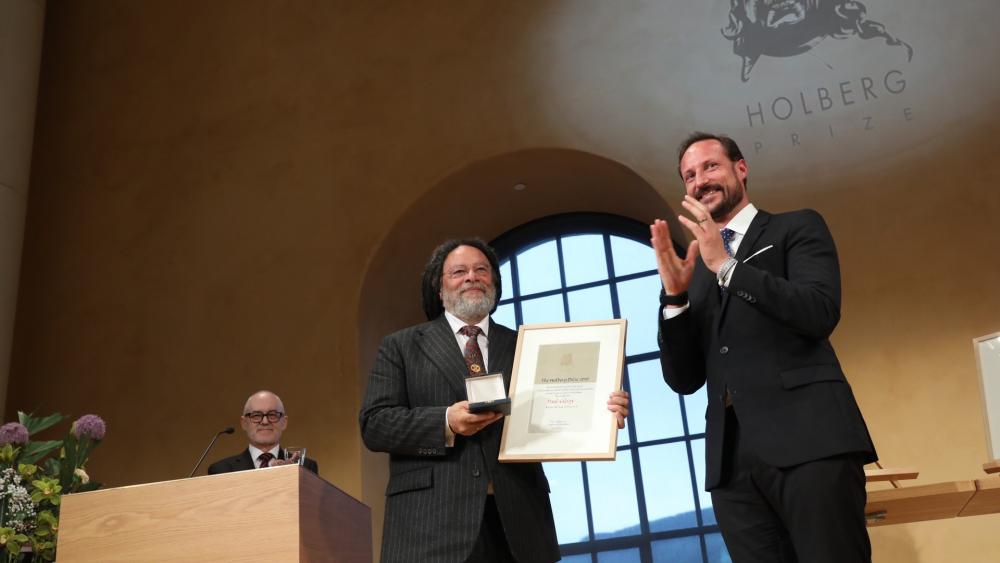 HRH Crown Prince Haakon presents the Holberg Prize to Professor Paul Gilroy.
